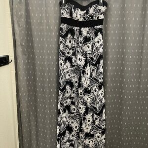 Janette strapless black & white maxi dress w/ peacock feather design size L